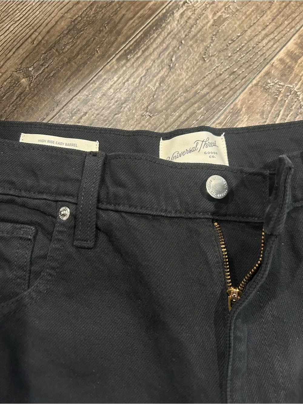 NWT Women’s Black Relaxed Fit Jeans - Picture 5 of 5